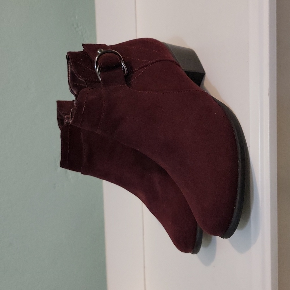 Unisa Booties Size 6